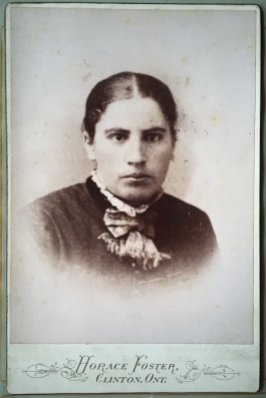 Photo 5a: Portrait of a woman. Photographer Horace Foster, Clinton, Ontario (see 5b reverse).