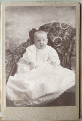 Photo 18: Edwin Elston Hubbard, age 5 months (as per handwritten note on reverse). Photographer unknown.
